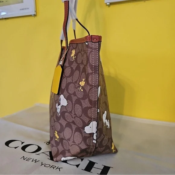 Coach Brown Tote with Snoopy and Woodstock🥯🥯 - Picture 6 of 6